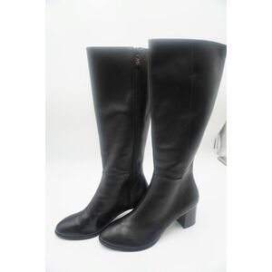 New Stuart Weitzman Tall leather knee boot, supple leather size 9. Equestrian